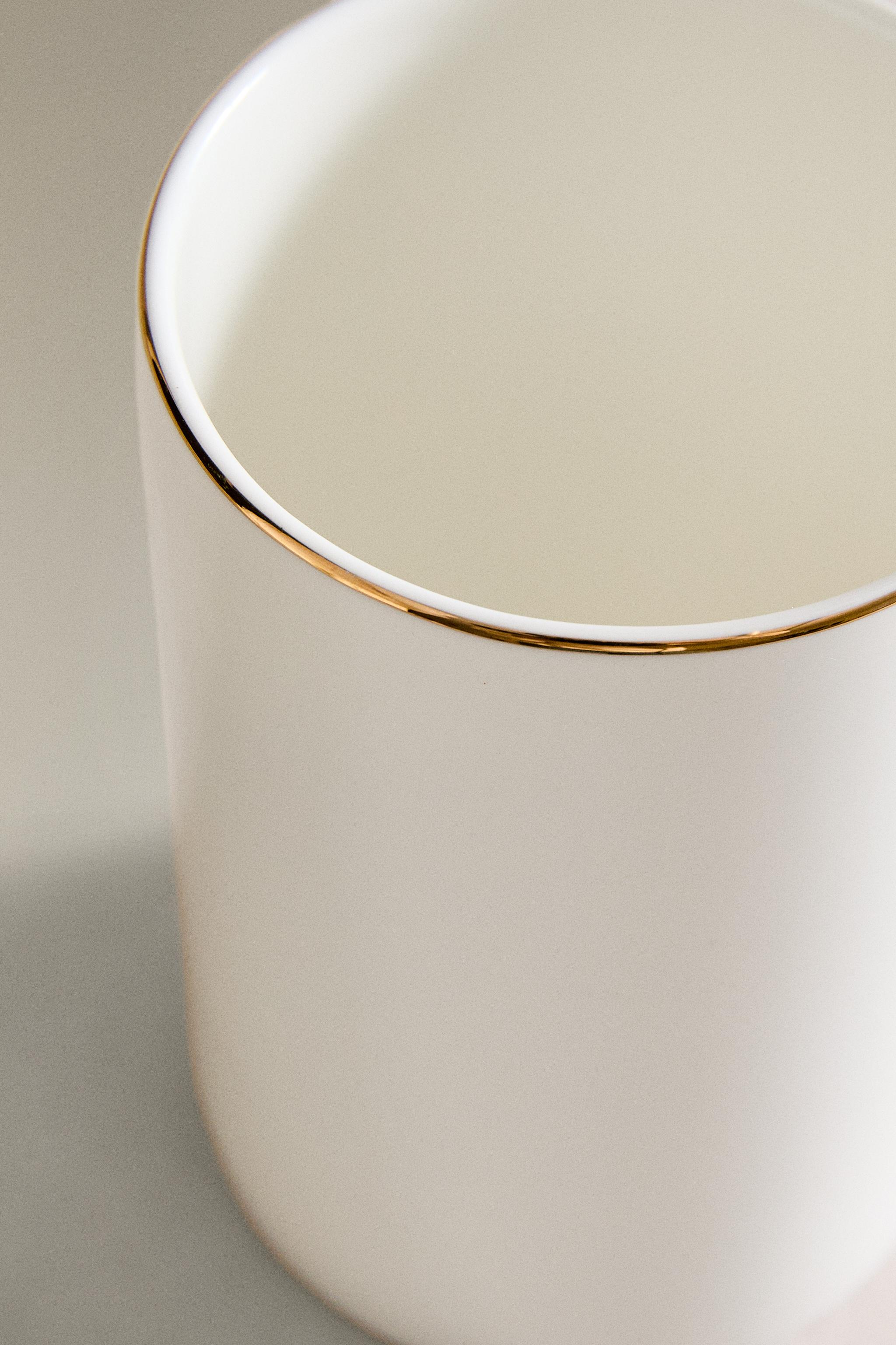 TASSE PORCELAINE BONE CHINA BORD